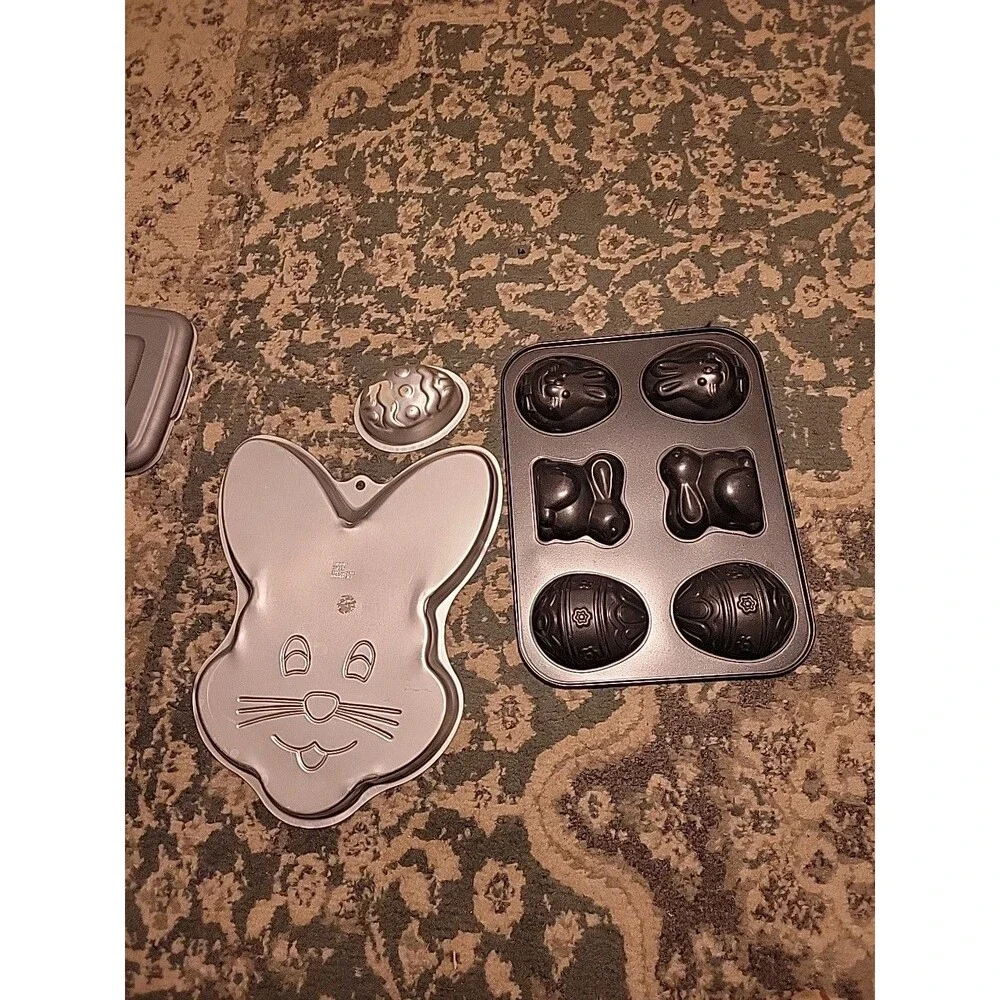 Wilton Enterprises Aluminum Bunny Cookie Pan, Mini Easter Egg Bunny Cake Pan Vtg